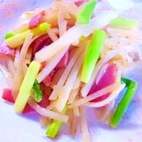 中華だしで味付け　　じゃがいもとアスパラの炒め物